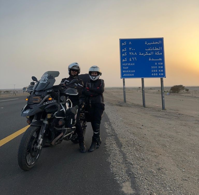 MOTOSİKLETLE MACERA DOLU UMRE YOLCULUĞU