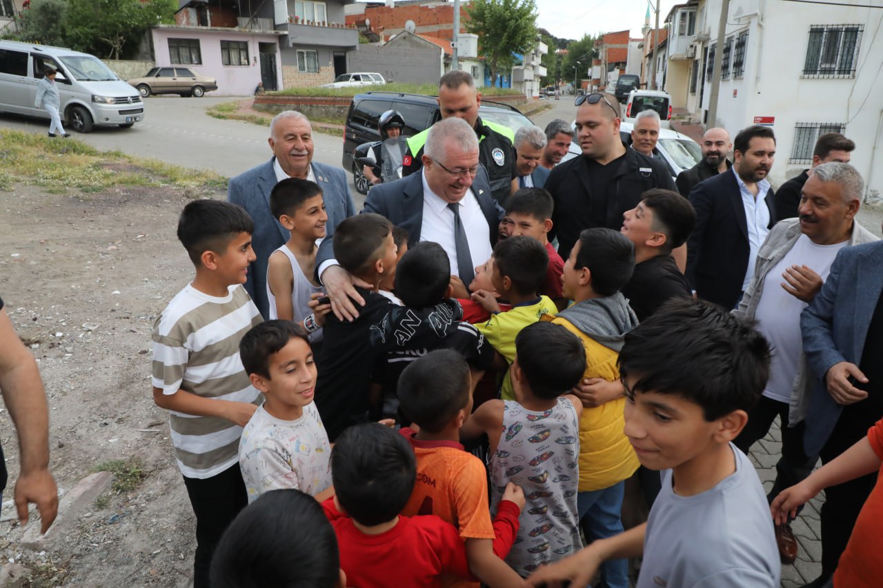 BAŞKAN ERTAŞ 47 MAHALLE 42 NOKTADA HALKLA BULUŞTU