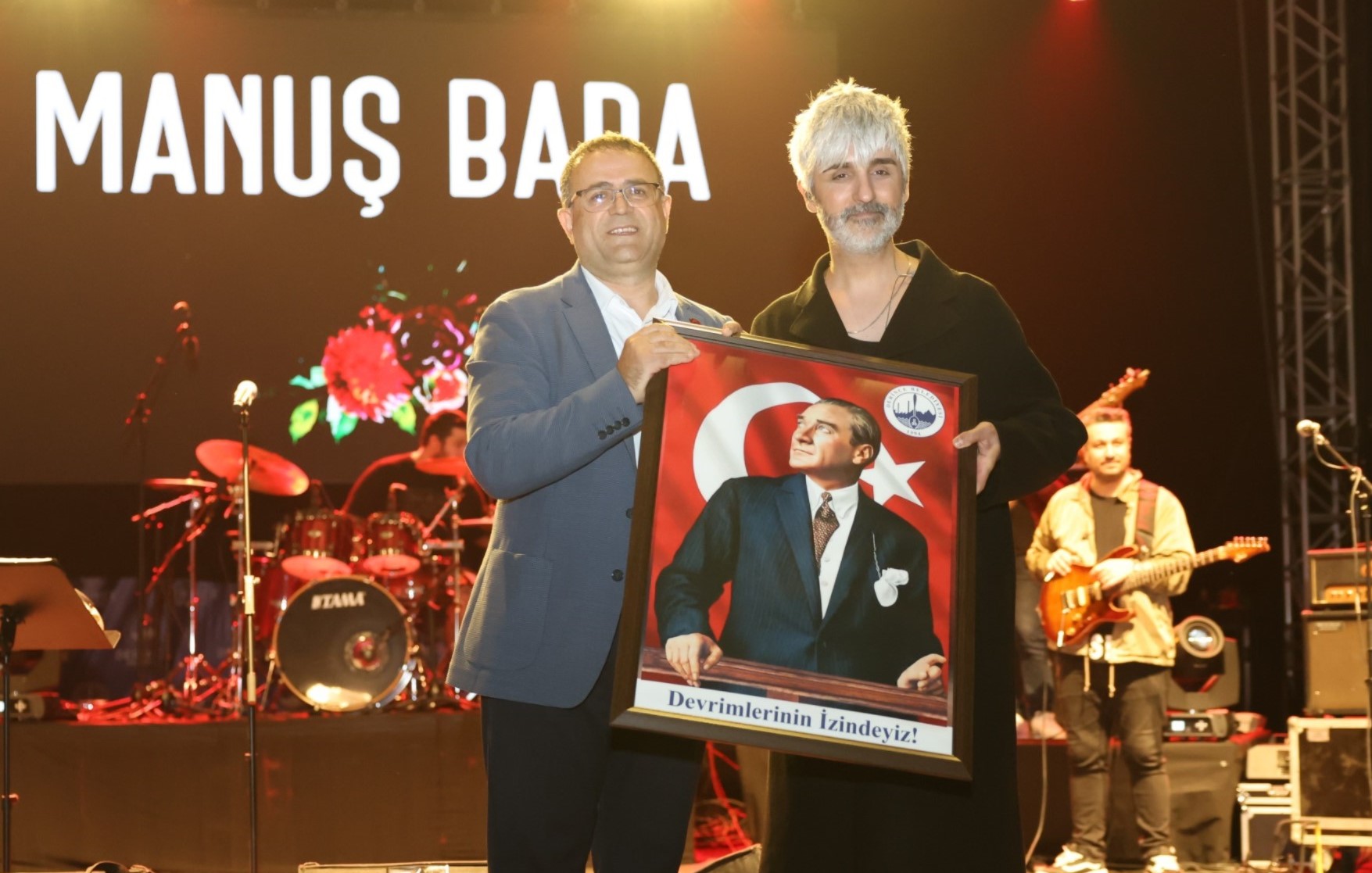 Derince’de 19 Mayıs Coşkusu Manuş Baba Konseriyle Başladı