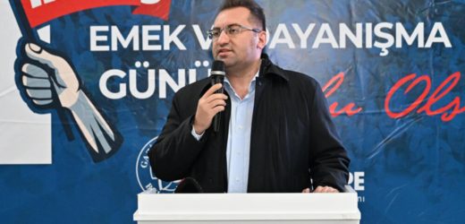 GAZİOSMANPAŞA’DA BELEDİYE İŞÇİLERİ 1 MAYIS’I KUTLADI