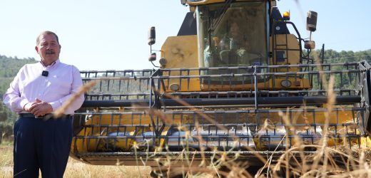 MİLAS BELEDİYESİ KARAKILÇIK BUĞDAY HASADI GERÇEKLEŞTİRDİ