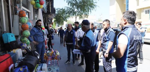 ZABITA EKİPLERİNDEN KALDIRIM İŞGALİ DENETİMİ