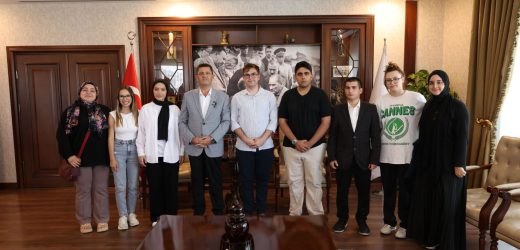 ŞAMPİYONLARDAN BAŞKAN ÇERKEZ’E ZİYARET