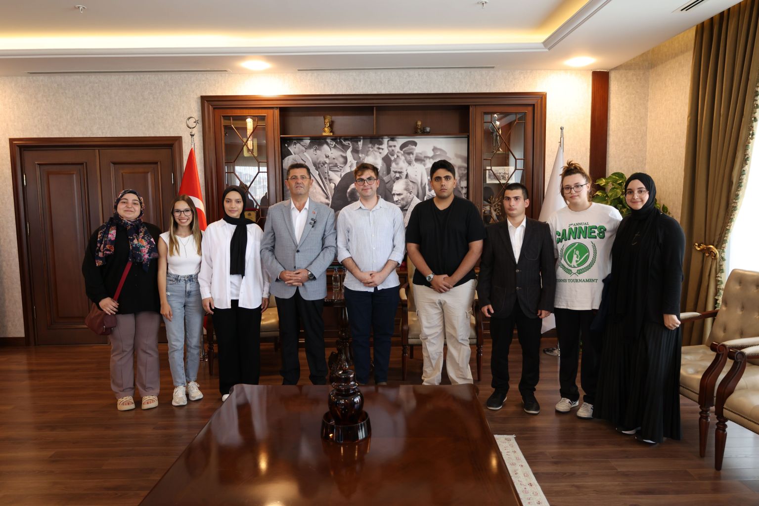 ŞAMPİYONLARDAN BAŞKAN ÇERKEZ’E ZİYARET