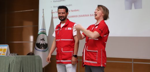 KIZILAY’DAN BELEDİYE PERSONELİNE İLK YARDIM EĞİTİMİ