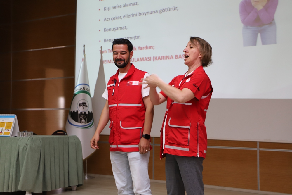 KIZILAY’DAN BELEDİYE PERSONELİNE İLK YARDIM EĞİTİMİ