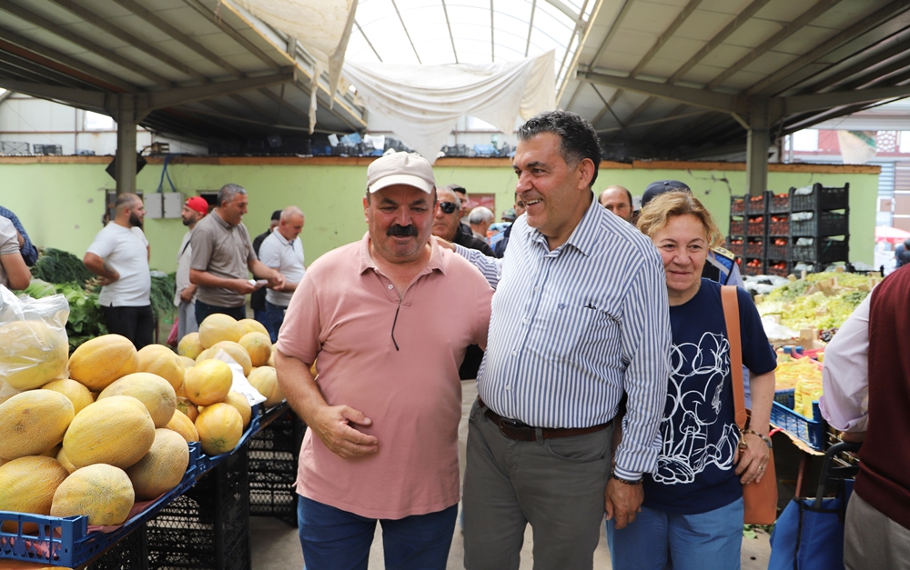 BAŞKAN DEMİR, SEMT PAZARINI ZİYARET ETTİ