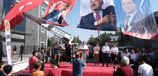 Güngör Geçer hafta sonu ilçelerde yoğun mesai gerçekleştirdi.