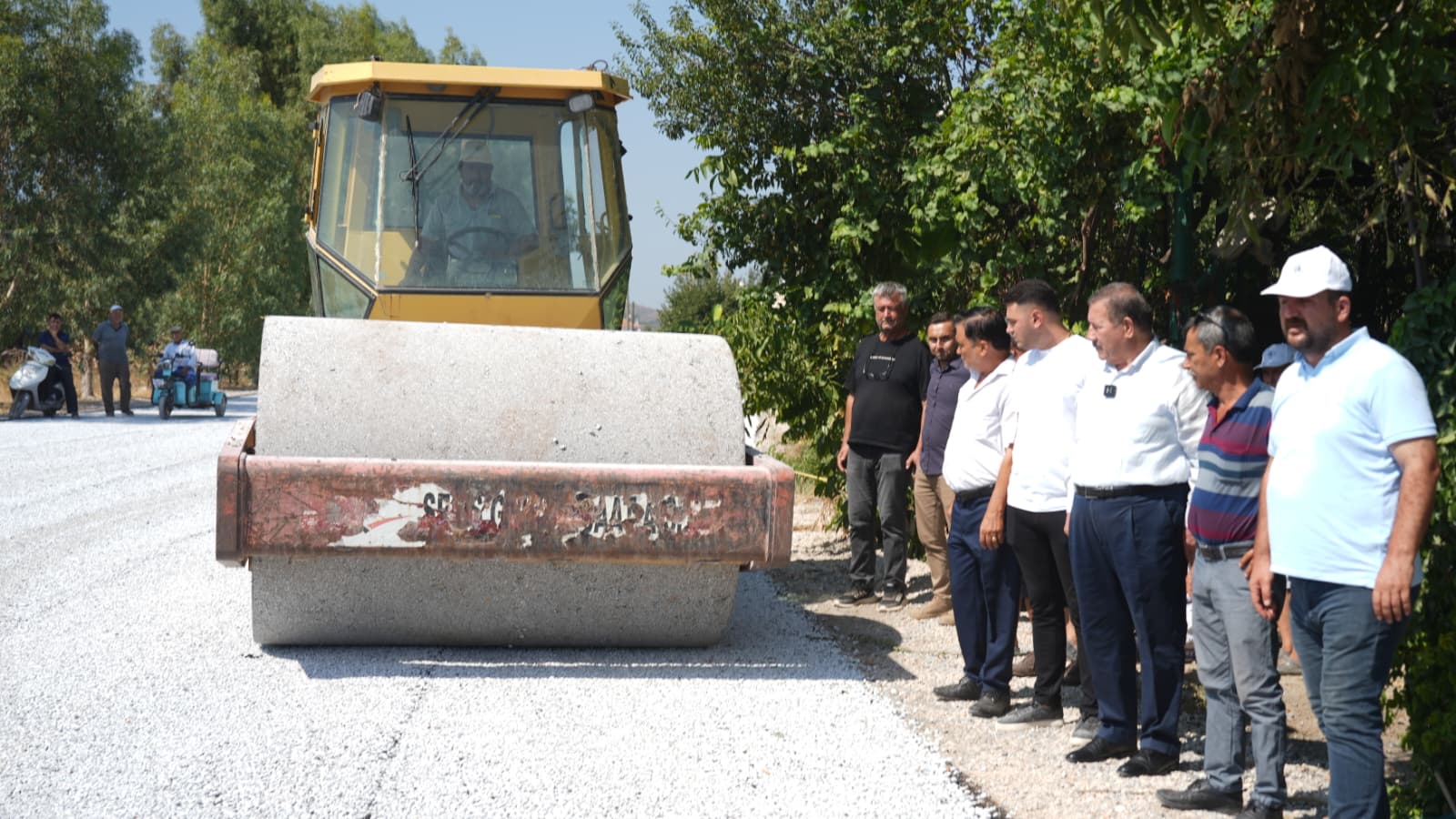 MİLAS BELEDİYESİ MAHALLELERİMİZDE KONFORLU YOLLAR HAYATA GEÇİRİYOR… BALCILAR’DA ÇALIŞMALAR SÜRÜYOR