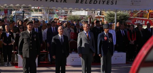 AYVALIK’TA GAZİLER GÜNÜ KUTLANDI