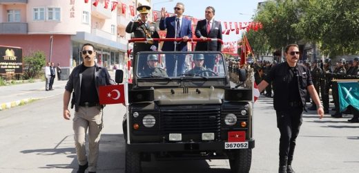 ARDAHAN’DA 30 AĞUSTOS ZAFERİ’NİN 103.YIL DÖNÜMÜ COŞKUYLA KUTLANDI