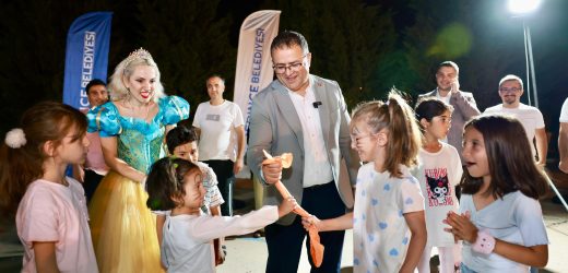 Derince’de Miniklerin Yaz Neşesi Devam Ediyor