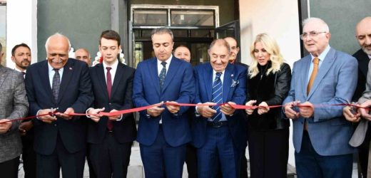Çıldır’da Prof. Dr. Esfender Korkmaz Tarafından Yaptırılan Öğretmenevi Törenle Hizmete Açıldı