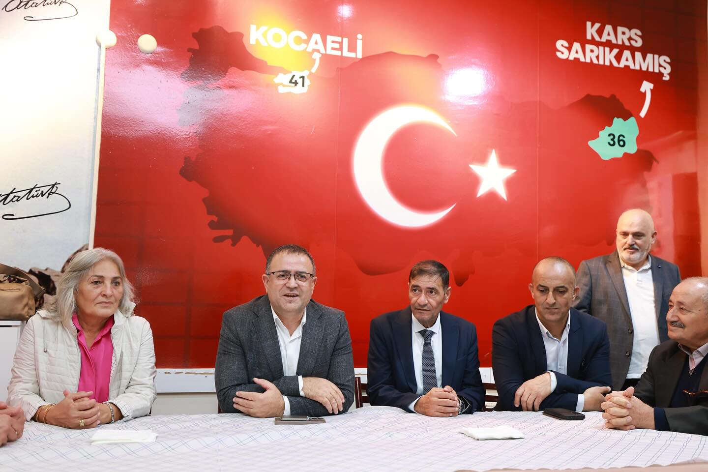 Derince’de STK’larla Dayanışma Devam Ediyor