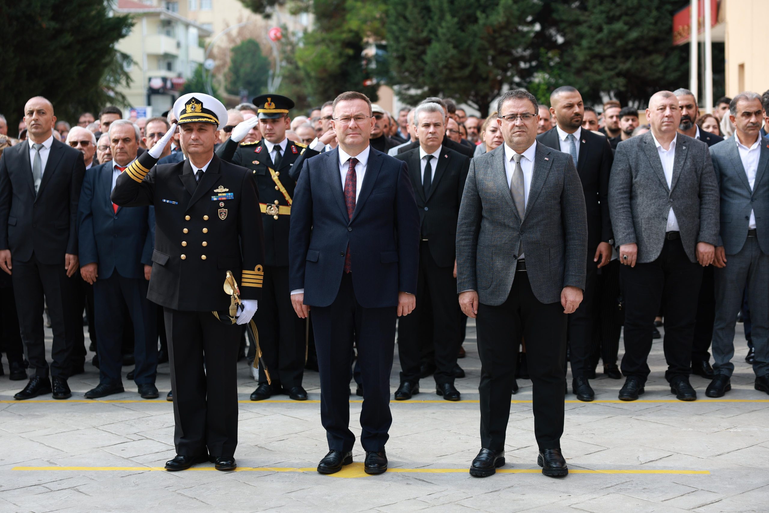 Derince’de 102. Yıl Gururu Çelenk Töreniyle Taçlandı