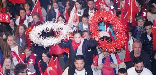 CUMHURİYET’İN 102. YILI BEYLİKDÜZÜ’NDE BÜYÜK COŞKUYLA KUTLANDI