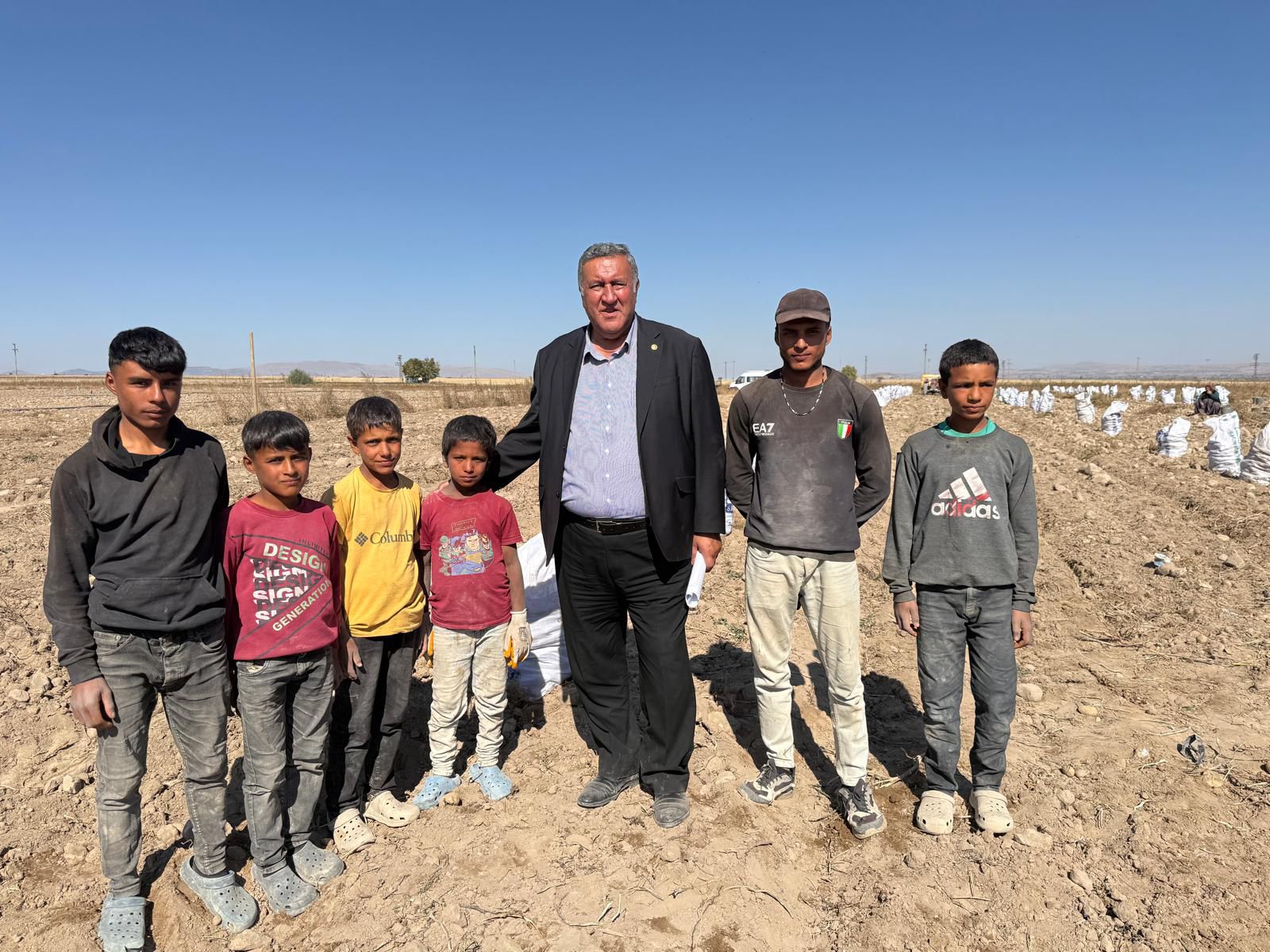 Gürer: “Tarım işçilerinin çocuklarının yaşam koşulları iyileştirilmeli”