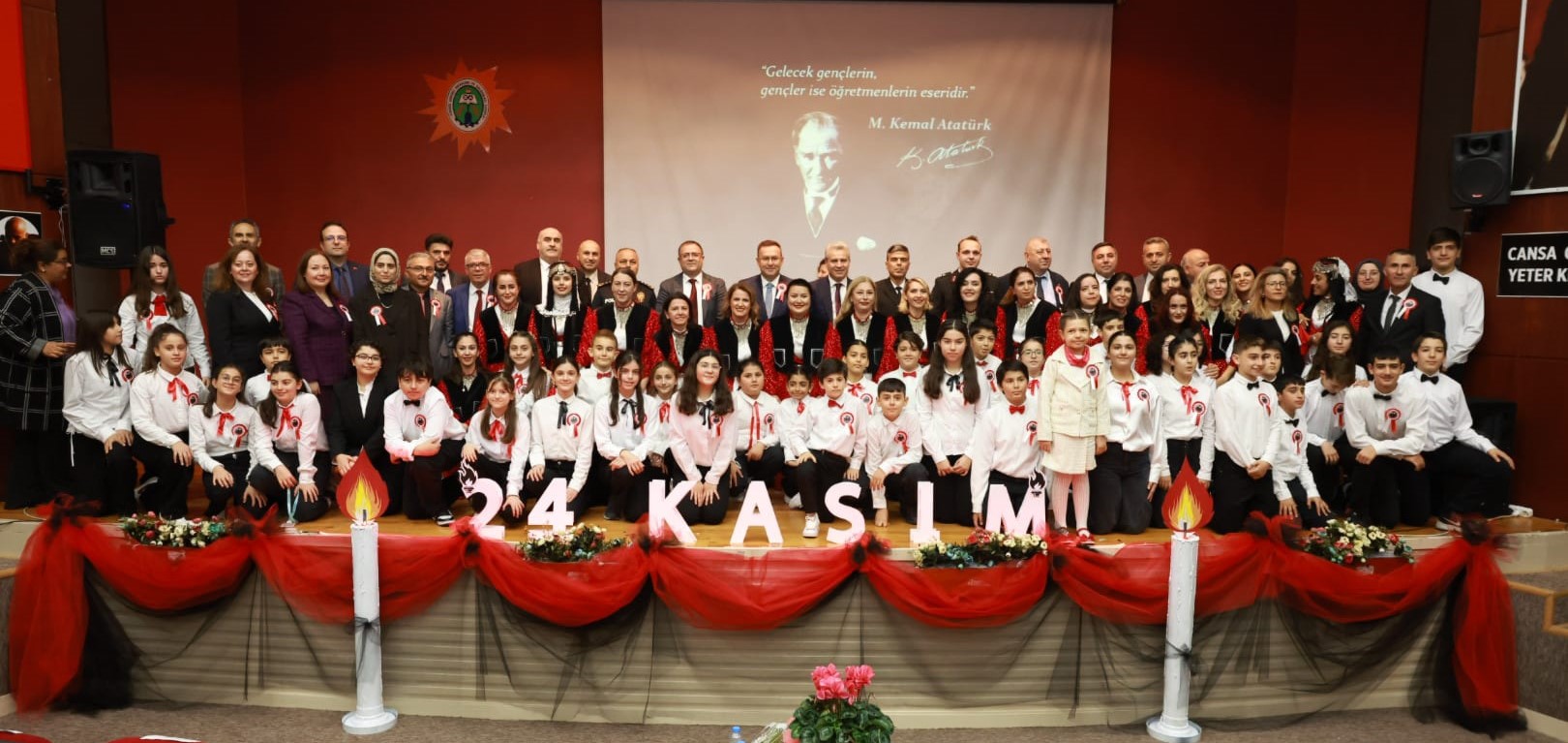 Derince’de Öğretmenler Günü Coşkusu