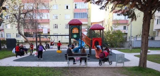 Derince’de Parklar Yenileniyor, Güzelleşiyor