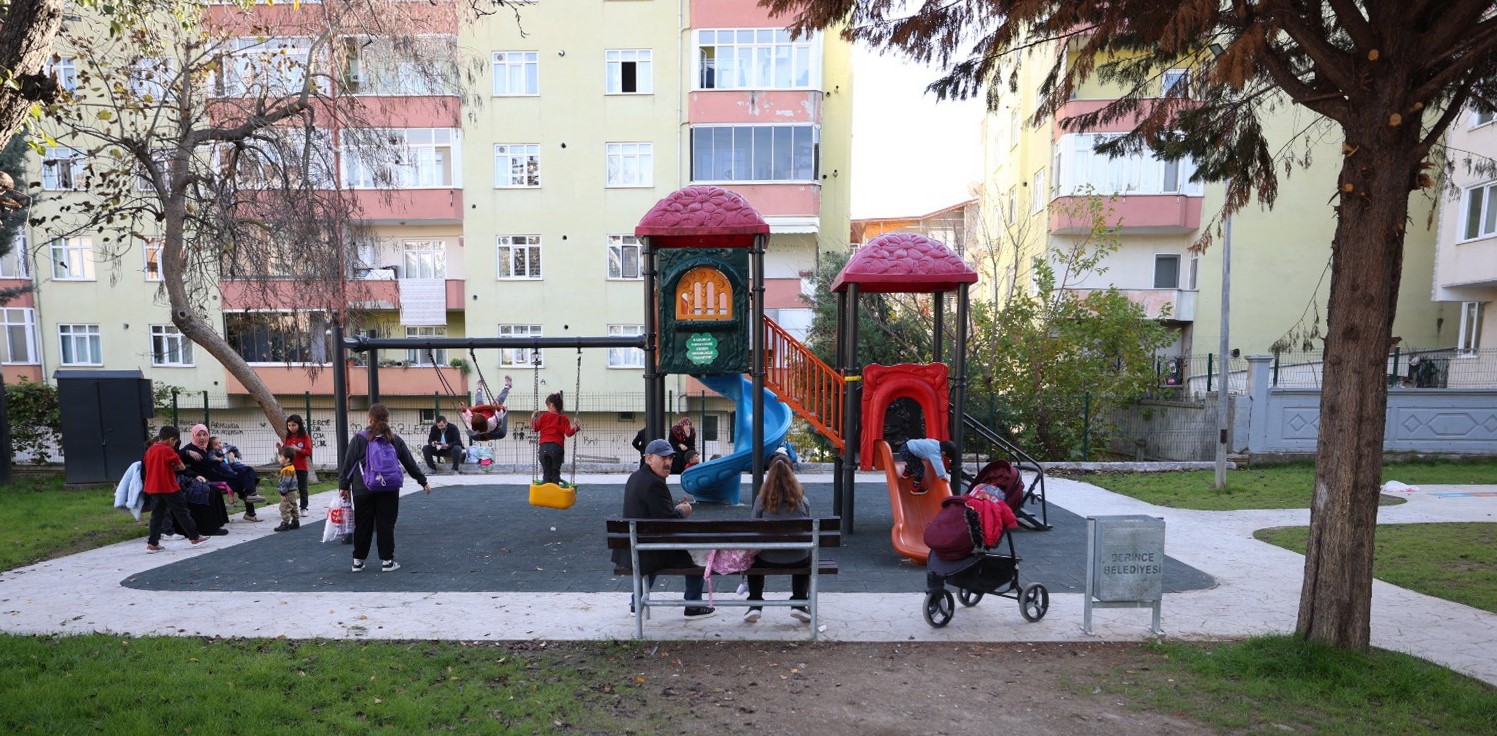 Derince’de Parklar Yenileniyor, Güzelleşiyor