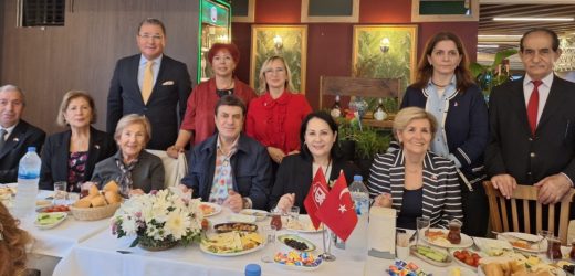 Yardım Sevenler Derneği İstanbul Şubesi Kahvaltı Paylaştı