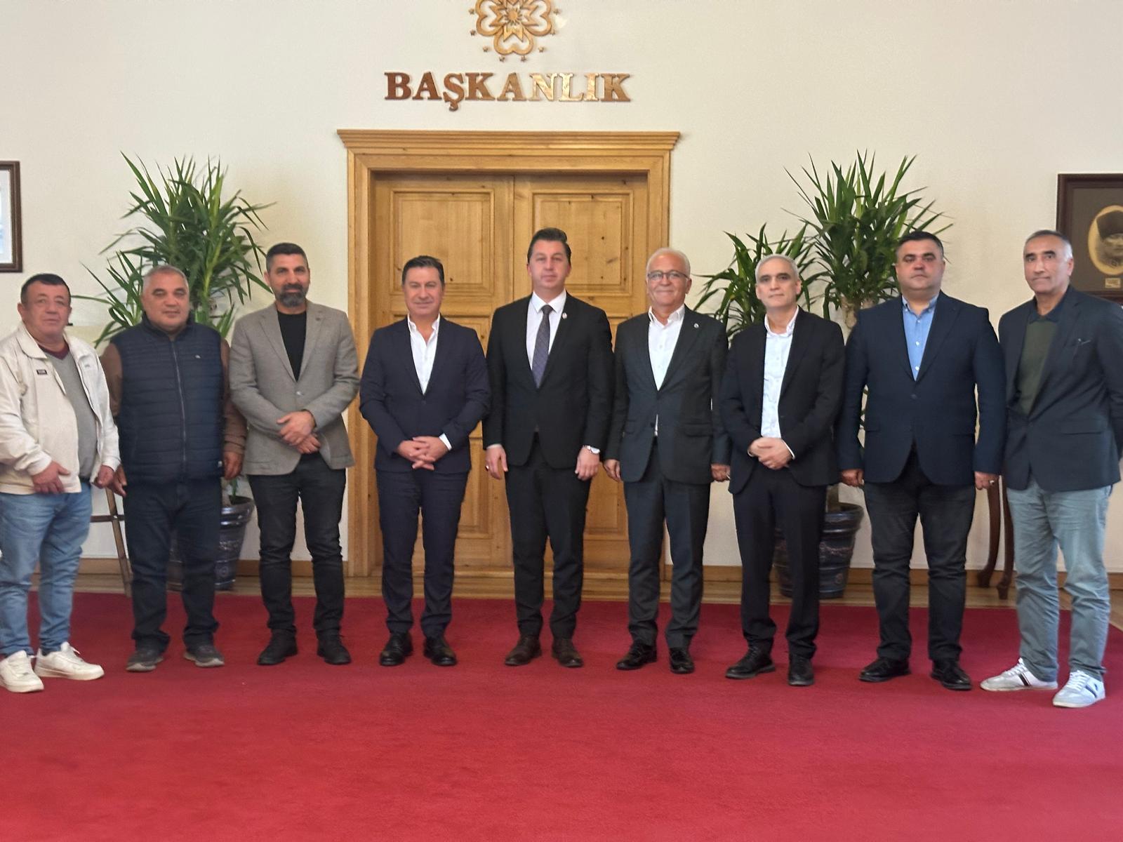 MUĞLA BÜYÜKŞEHİR BELEDİYESİ MARMARİS ESNAFININ YANINDA