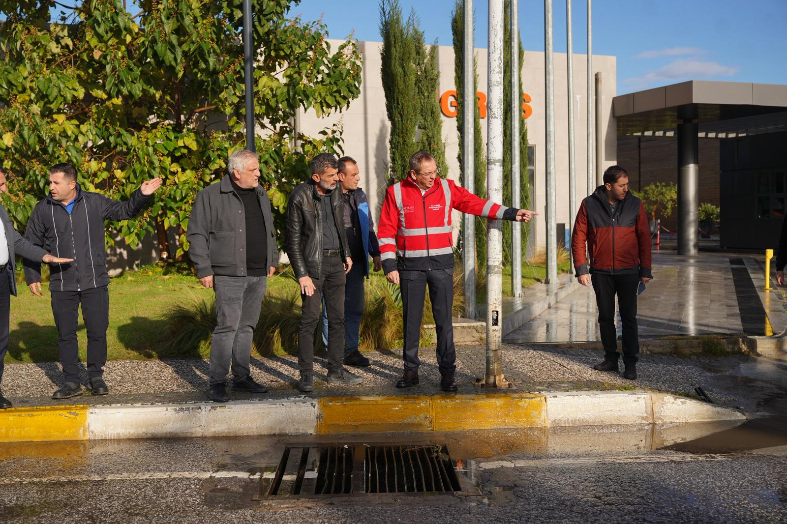 Ayvalık Belediye Başkanı Mesut Ergin: “Tüm ekiplerimizle sahadayız, vatandaşlarımızın yanındayız”