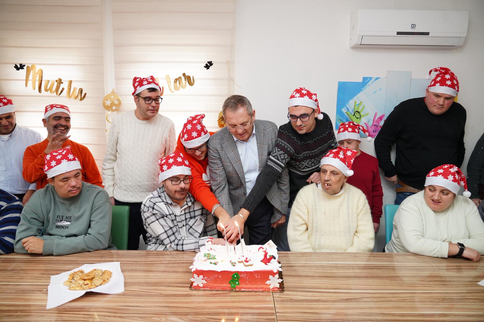 Biz hep yanınızdayız, Mutlu yıllar Özel ve Güzel Çocuklar!