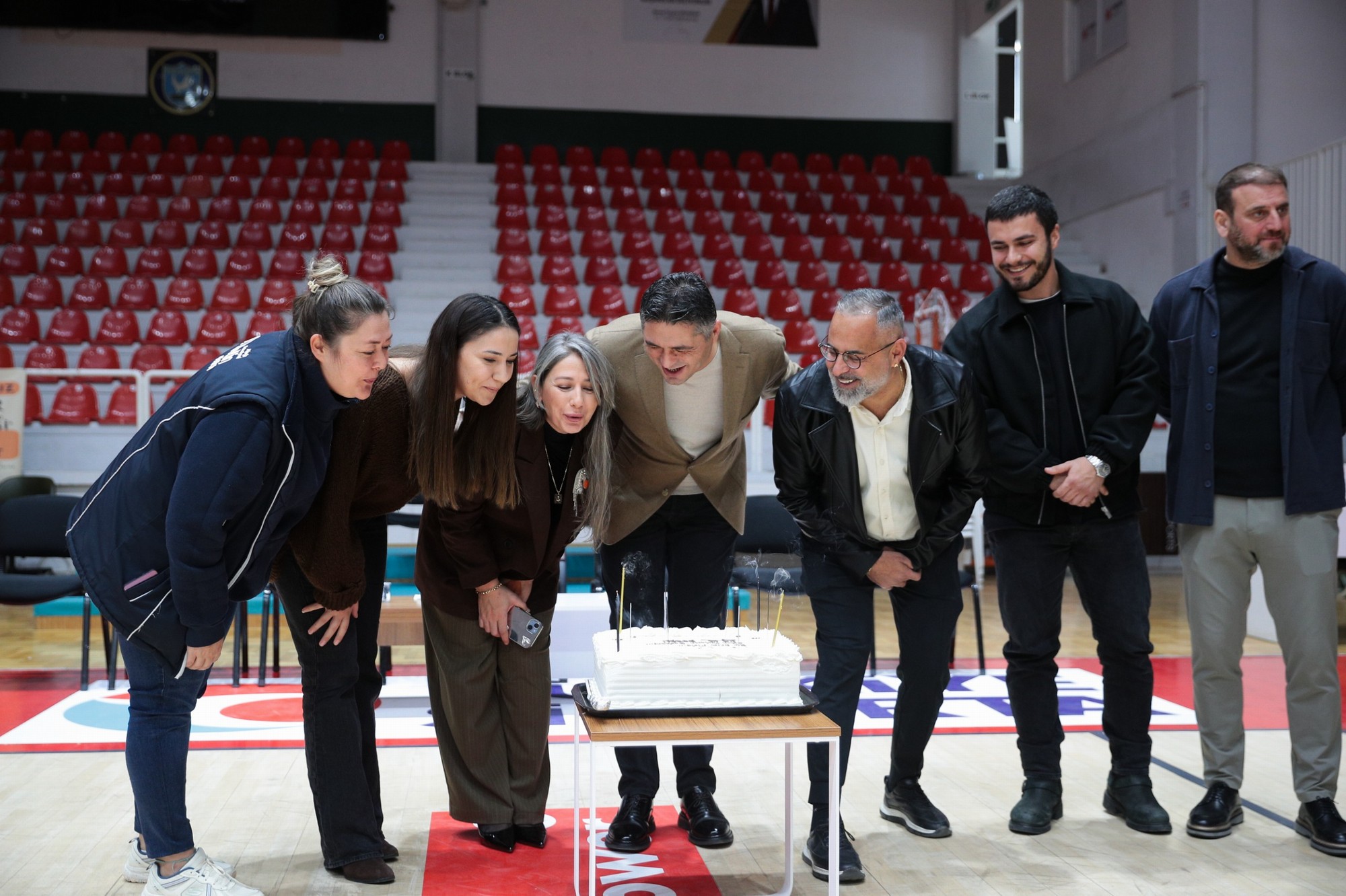 Aliağa Belediyesi Personeli Başkanları İçin Salon Kapattı