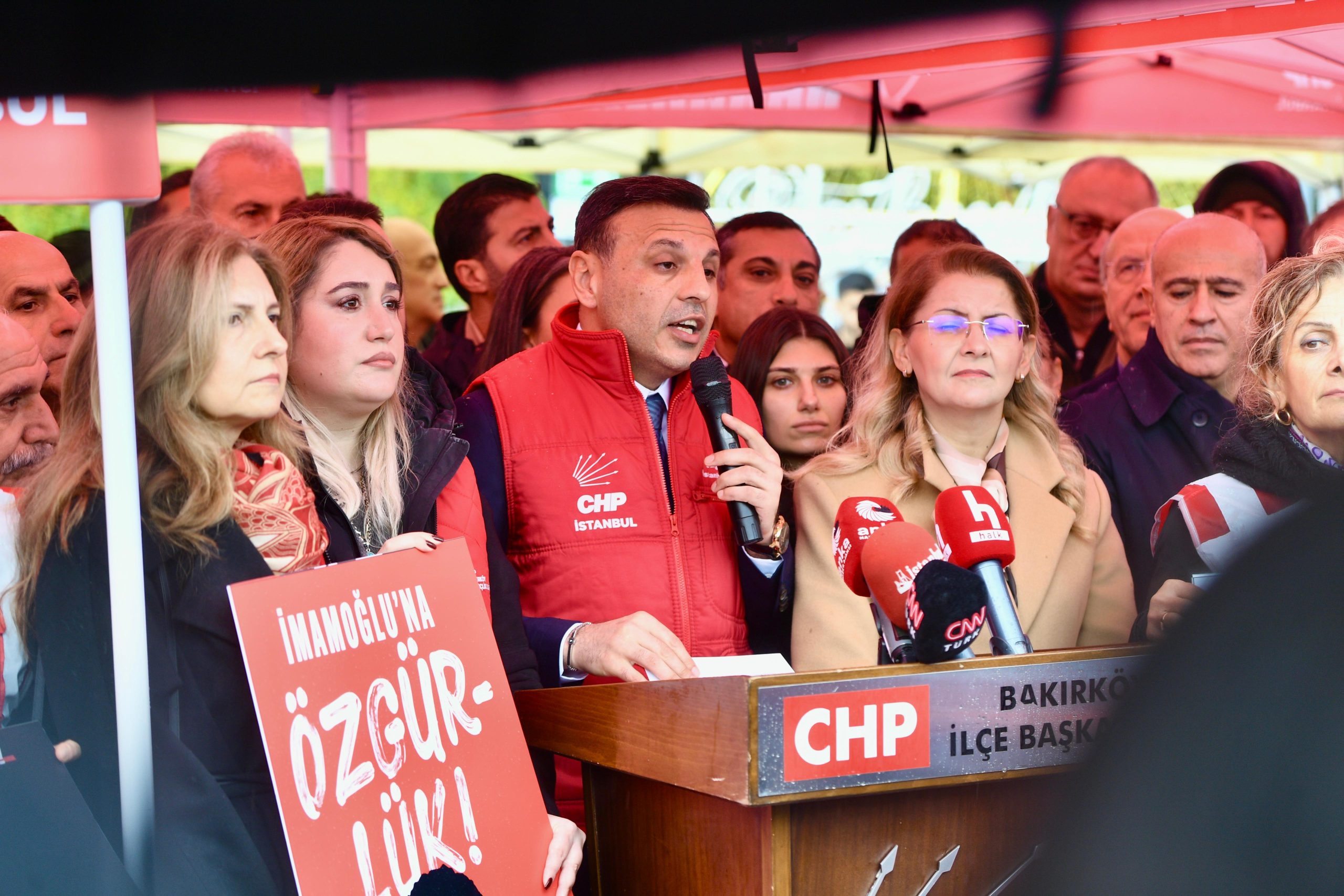 CHP İstanbul İl Başkanı Özgür Çelik’in Bakırköy’de Basın Açıklaması Yaptı