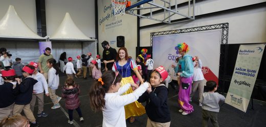 “SOSYAL BELEDİYECİLİK ŞENLİĞİ” RENKLİ GÖRÜNTÜLERE SAHNE OLDU