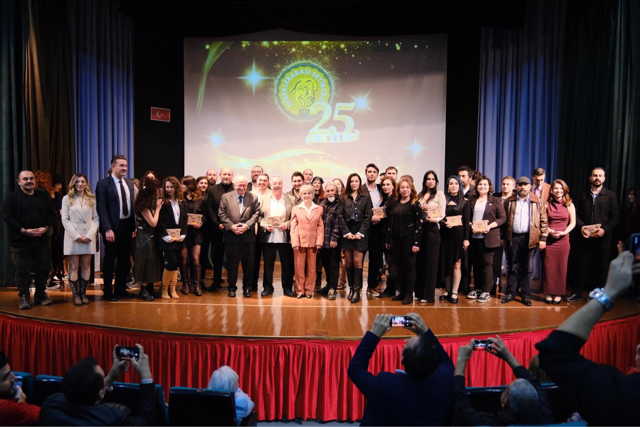 TBŞT DİREKLERARASI SEYİRCİ ÖDÜLLERİNDEN ÇİFTE ZAFERLE DÖNDÜ