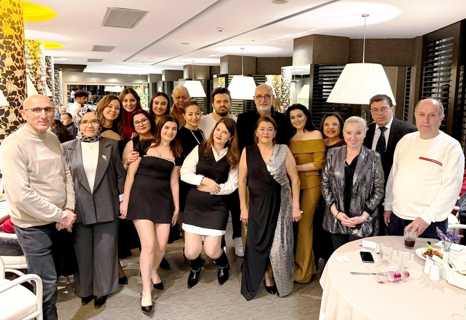 AHU HASTALARI 23. KEZ YILBAŞI BALOSUNDA BULUŞTU