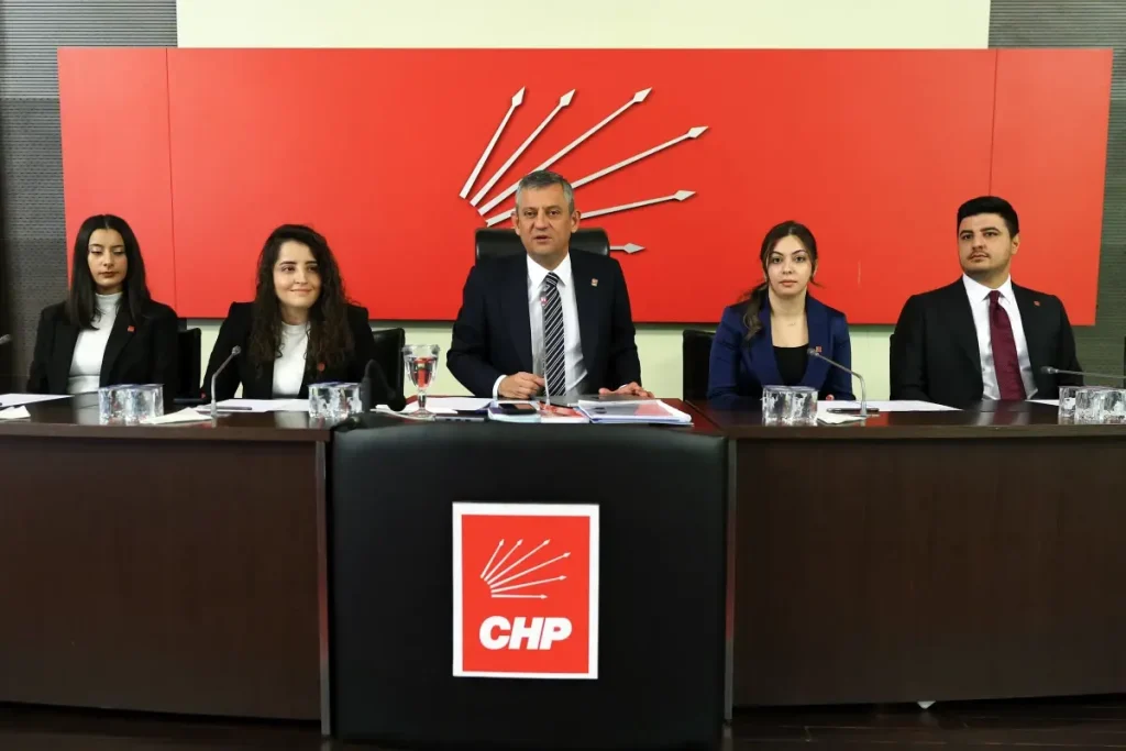 CHP’de yeni Merkez Yürütme Kurulu üyeleri seçildi