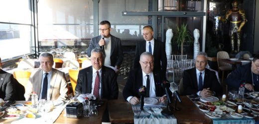 Başkan Ertaş, Gazetecilerle bir araya geldi