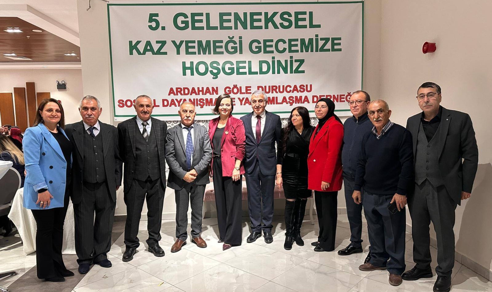 İzmir- Göle Durucasu köyümüzün geleneksel Kaz Gecesinin 5’incisini Büyük Bir Coşkuyla Gerçekleştirdi.