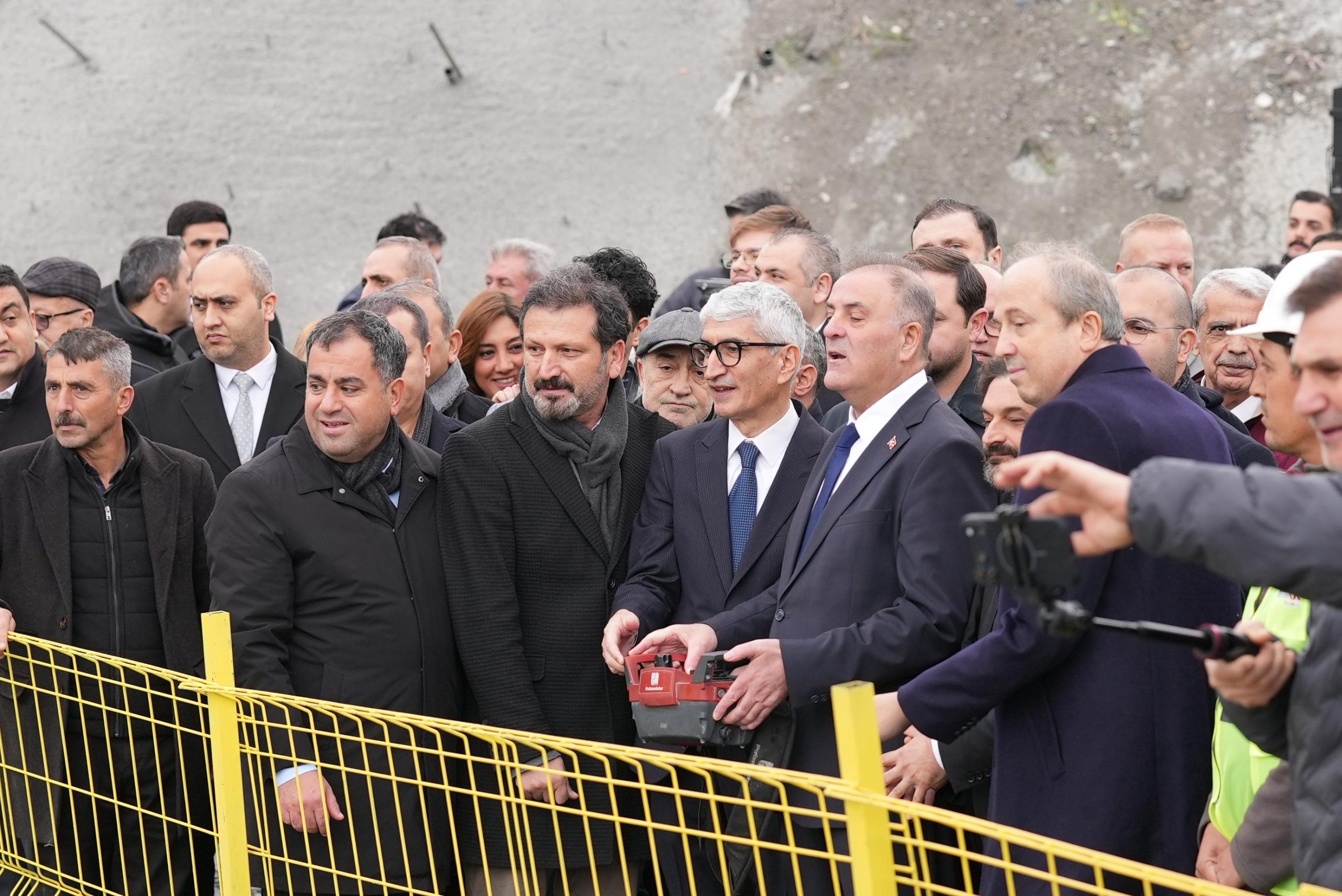 AVCILAR REŞİTPAŞA CADDESİ ZEMİN ALTI OTOPARKI’NIN TEMELİ ATILDI