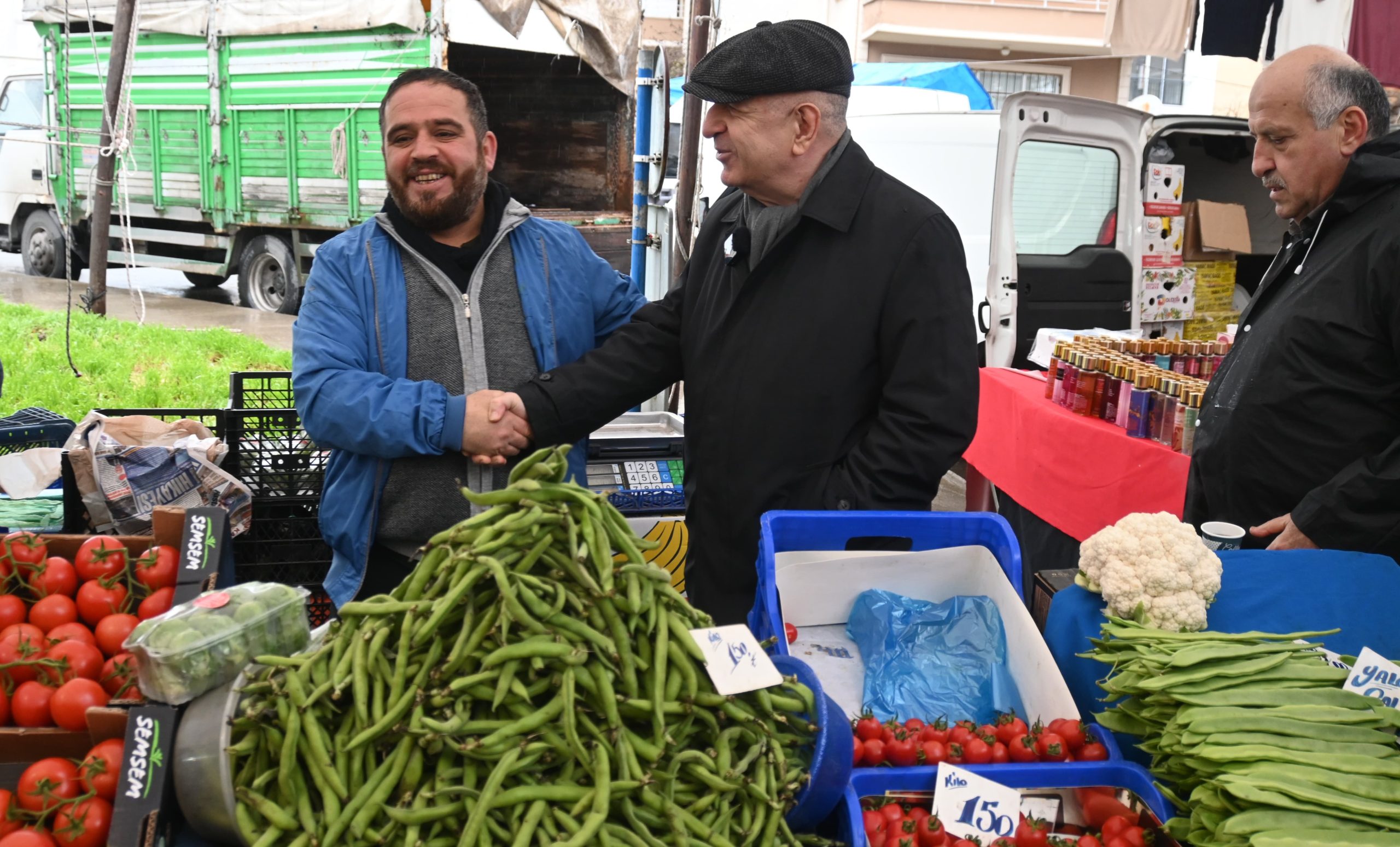 “PAZAR ESNAFI İŞLERİN GEÇEN YILA GÖRE YÜZDE 50 DÜŞTÜĞÜNÜ SÖYLÜYOR”