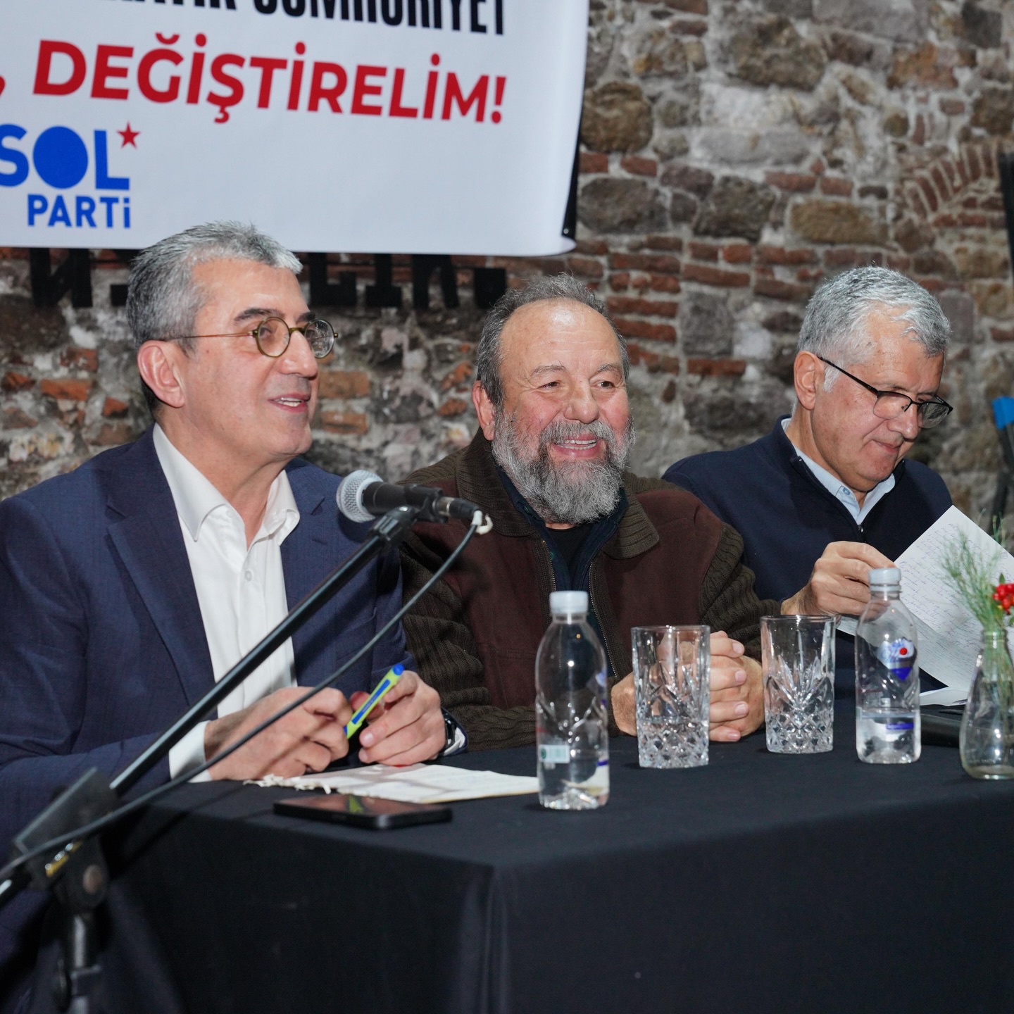 BAŞKAN ERGİN “YOL AYRIMINDA TÜRKİYE” SÖYLEŞİSİNE KATILDI