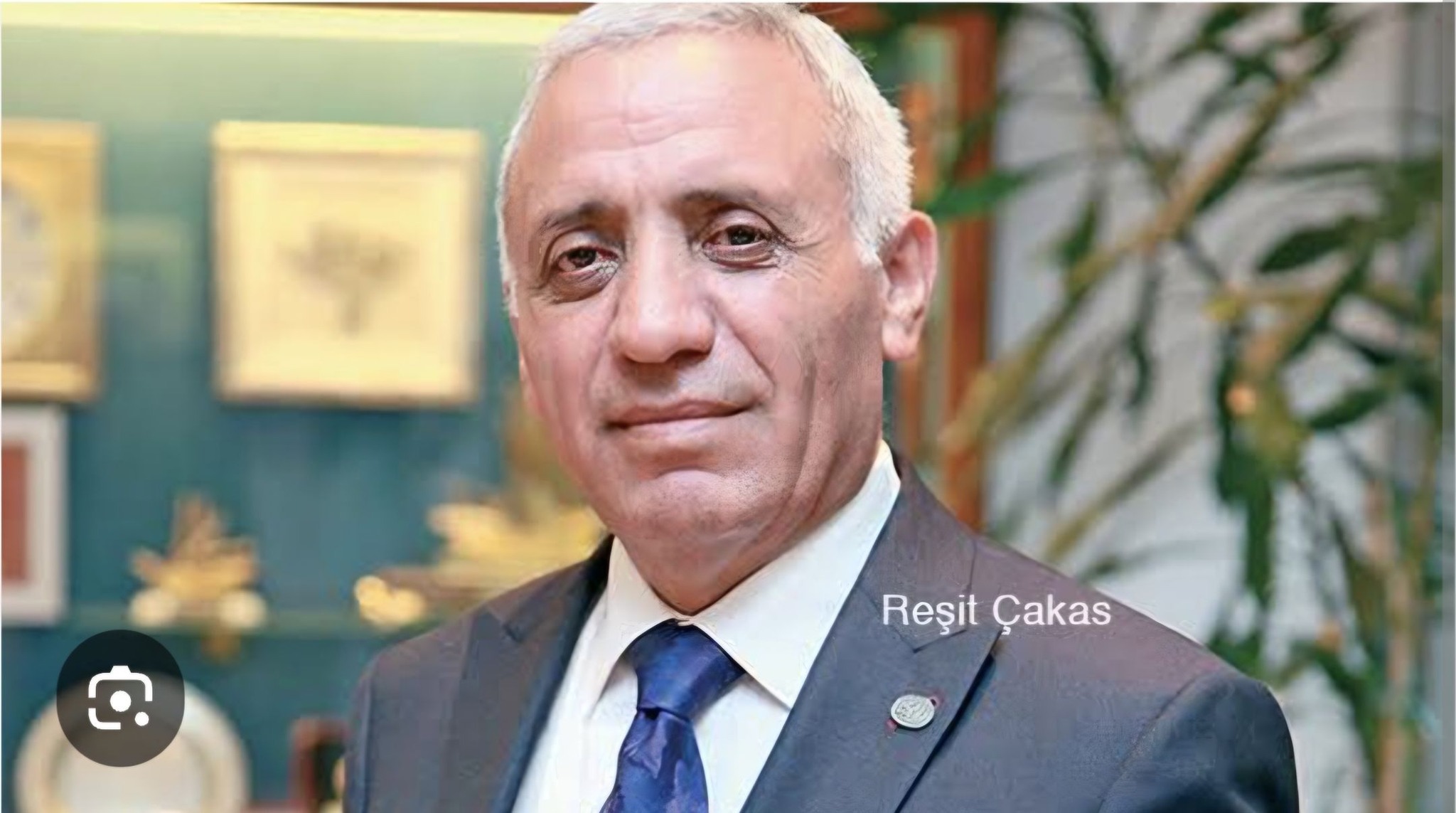 REŞİT ÇAKAS, SEVENLERİN OMUZLARINDA  EBEDİYETE UĞURLANDI.