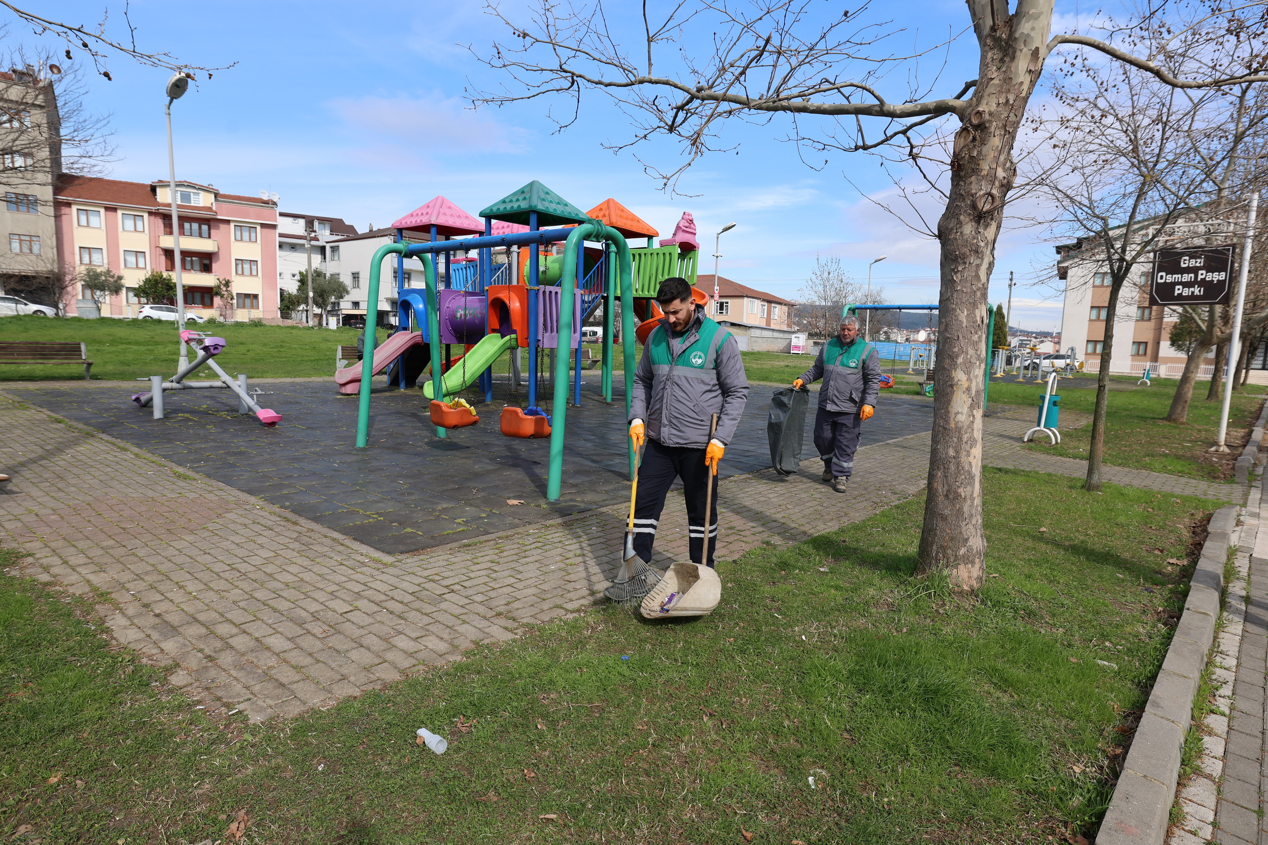 Derince’de Çalışmalar Kent Genelinde Sürüyor