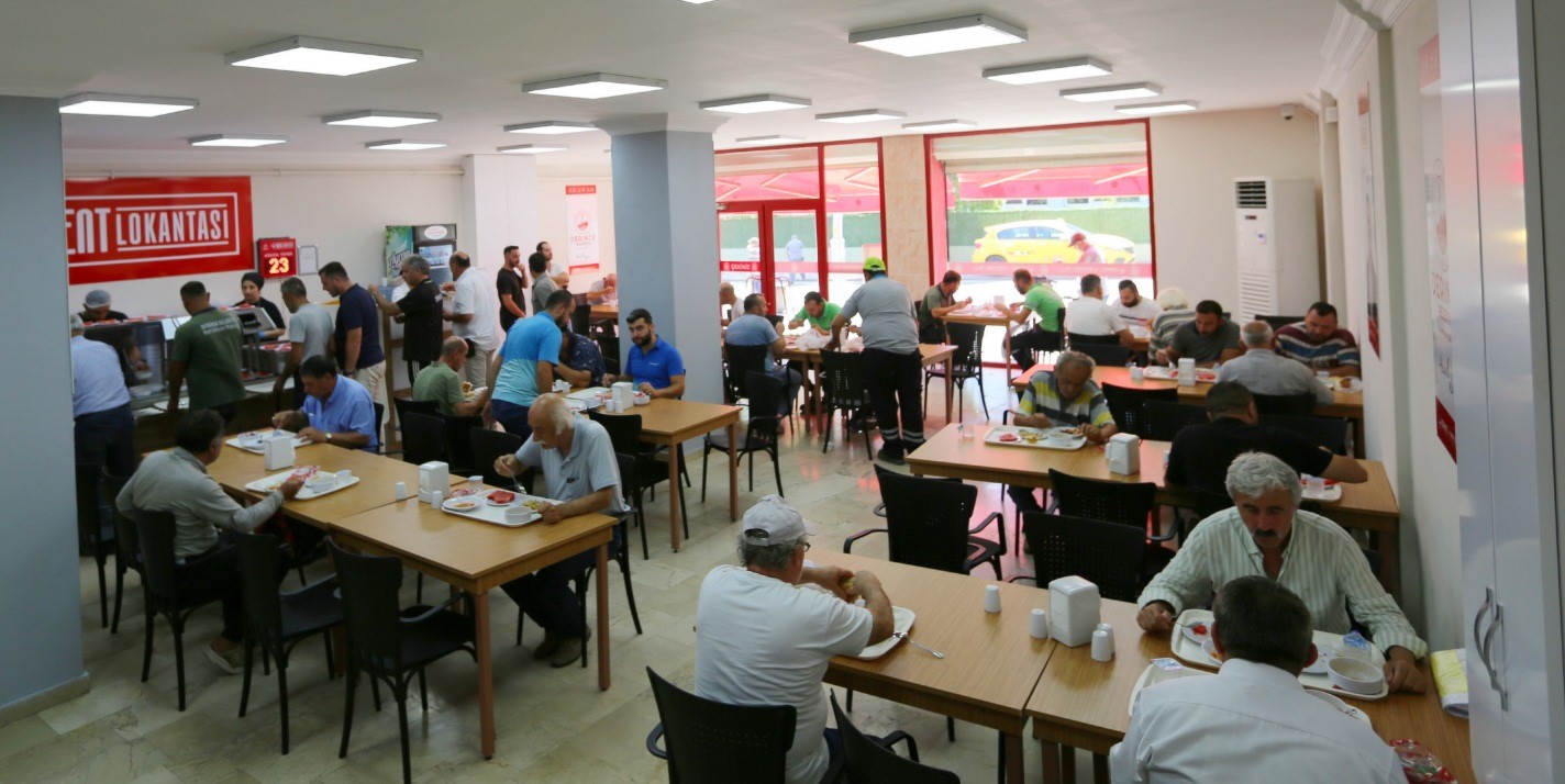 Derince Kent Lokantası’nda İftar Yemekleri Ücretsiz