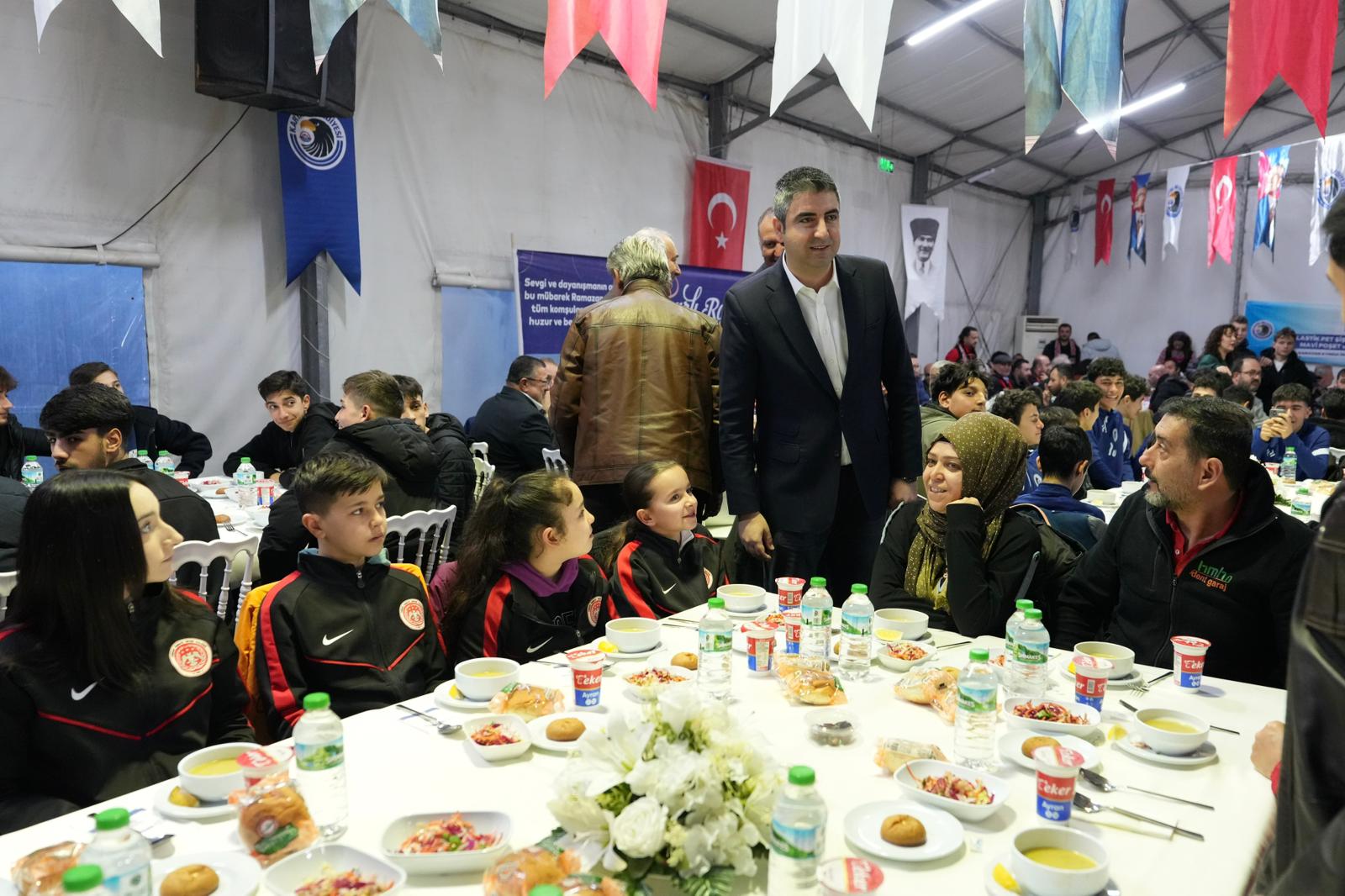 Kartal Belediyesi, Ramazan’da Paylaşma ve Dayanışma Ruhunu İlçe Geneline Taşıyor