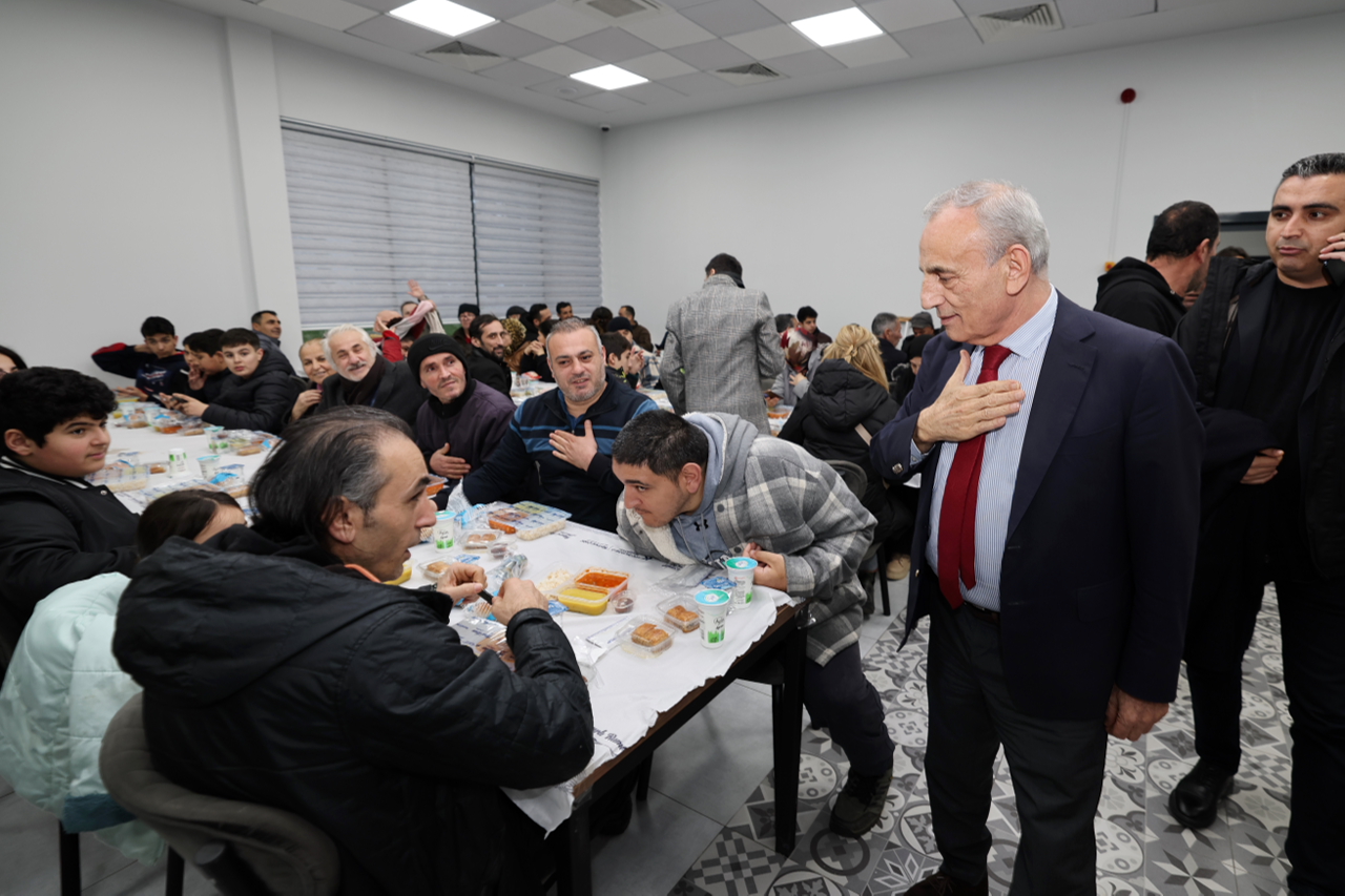 KÜÇÜKÇEKMECELİLER, İFTAR SOFRALARINDA BEREKETİ PAYLAŞIYOR