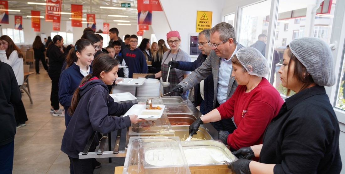 Ayvalık Belediye Başkanı Mesut Ergin, 2025 yılında yaşama geçirilen projeleri anlattı.