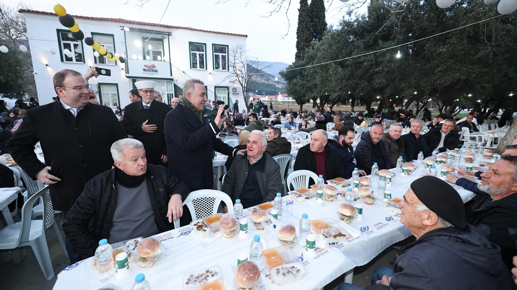 Sultangazi’den, Yunanistan’a Gönül Sofrası