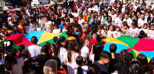 KONU: Karataş’ta 23 Nisan Coşkusu: Atatürk Gençlik Merkezi Kapılarını Çocuk Şenliği ile Açtı!