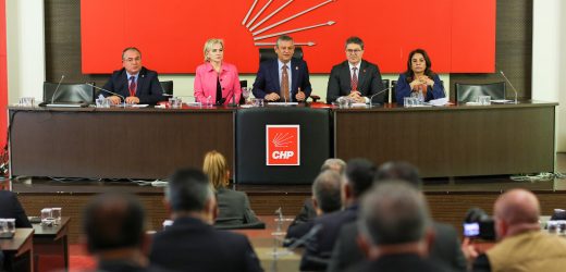 Cumhuriyet Halk Partisi Genel Başkanı Özgür Özel, Belediye Başkanlarıyla Genel Toplantıda