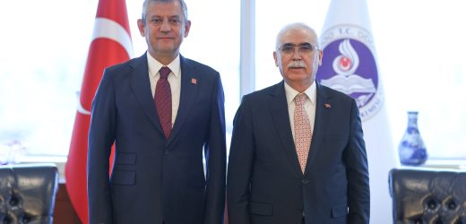 CHP GENEL BAŞKANI ÖZGÜR ÖZEL, AYM BAŞKANI KADİR ÖZKAYA’I ZİYARET ETTİ
