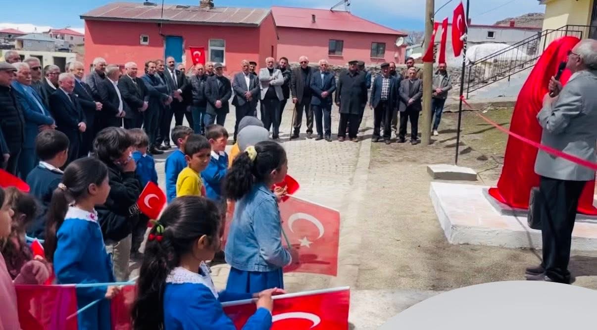Arpaçay Polatöyünde 23 Nisan Kutlaması Atatürk Büstüyle Taçlandı…